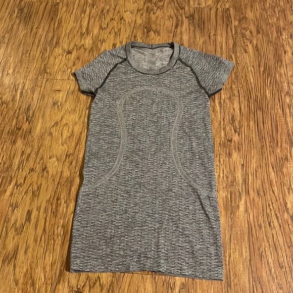 lululemon athletica Tops - Lululemon swiftly tech t shirt